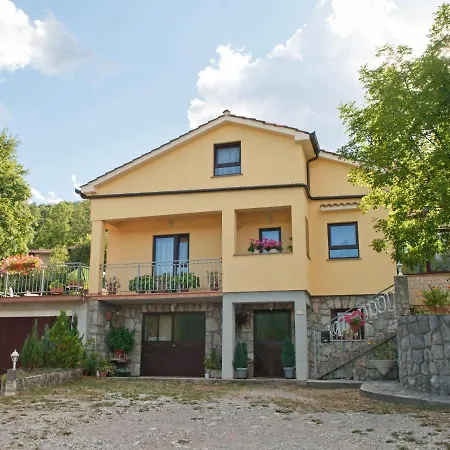 Tre Rose By Interhome Zvoneca
